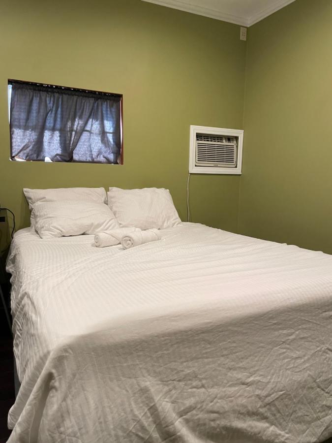 Private Standalone Room W/ Tv, Wifi & Ac In Carson Buitenkant foto