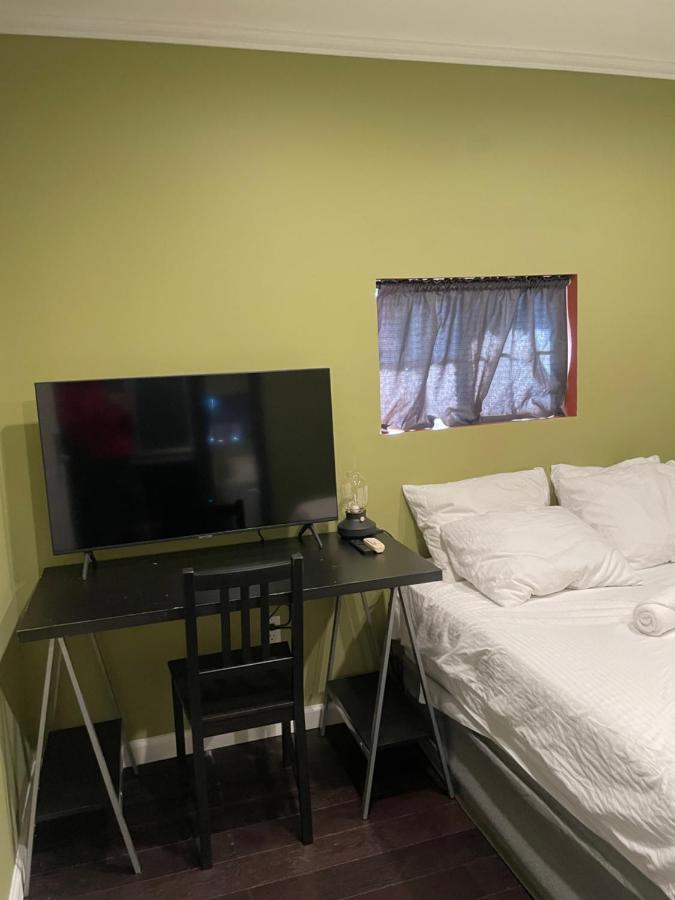 Private Standalone Room W/ Tv, Wifi & Ac In Carson Buitenkant foto