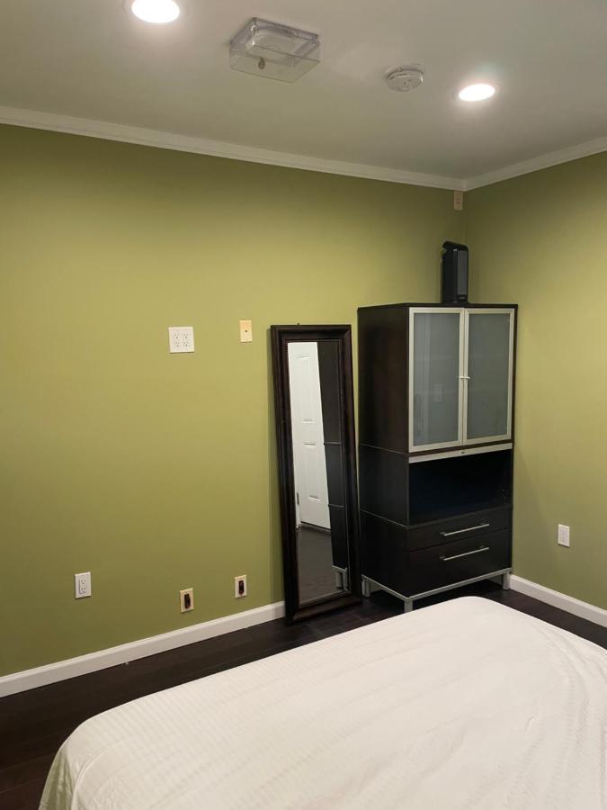 Private Standalone Room W/ Tv, Wifi & Ac In Carson Buitenkant foto