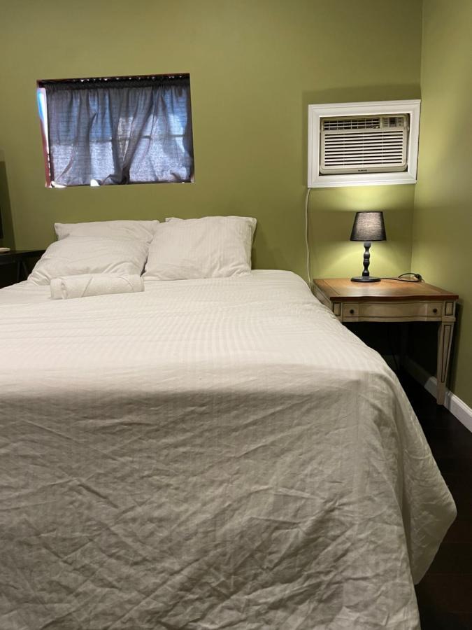 Private Standalone Room W/ Tv, Wifi & Ac In Carson Buitenkant foto